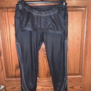 black sports bra and leggings set